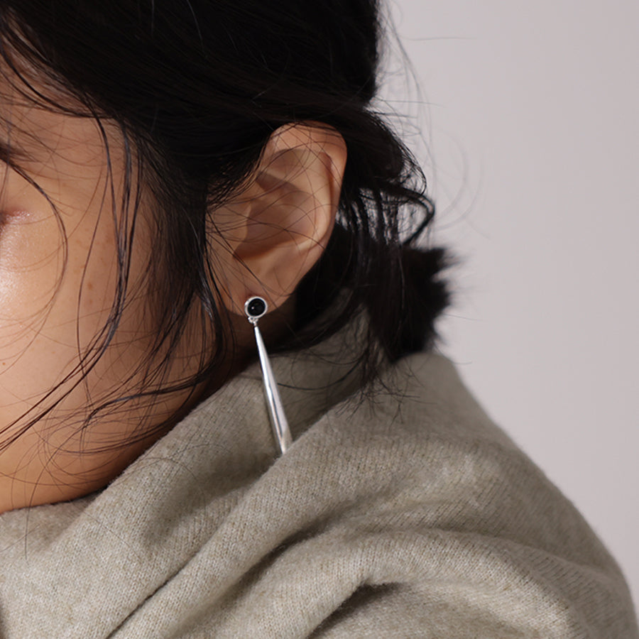予約販売】CHIGNON オニキス＆ロングドロップイヤリング 0055