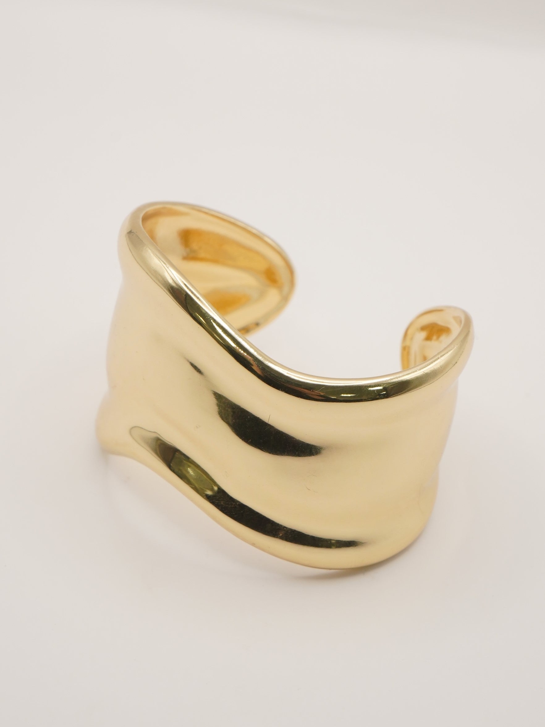 【予約販売】CHIGNON 幅広ウェーブバングル 0061-125RT