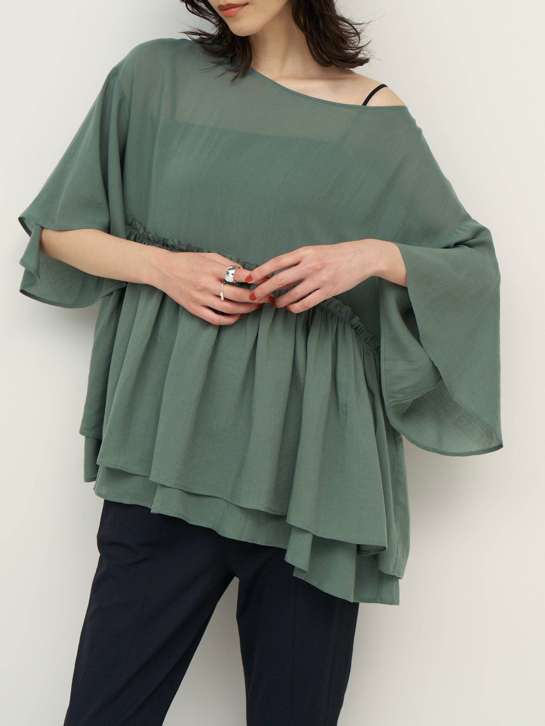 【予約販売】CHIGNON ダブルギャザオーバーBL 1262-317KK