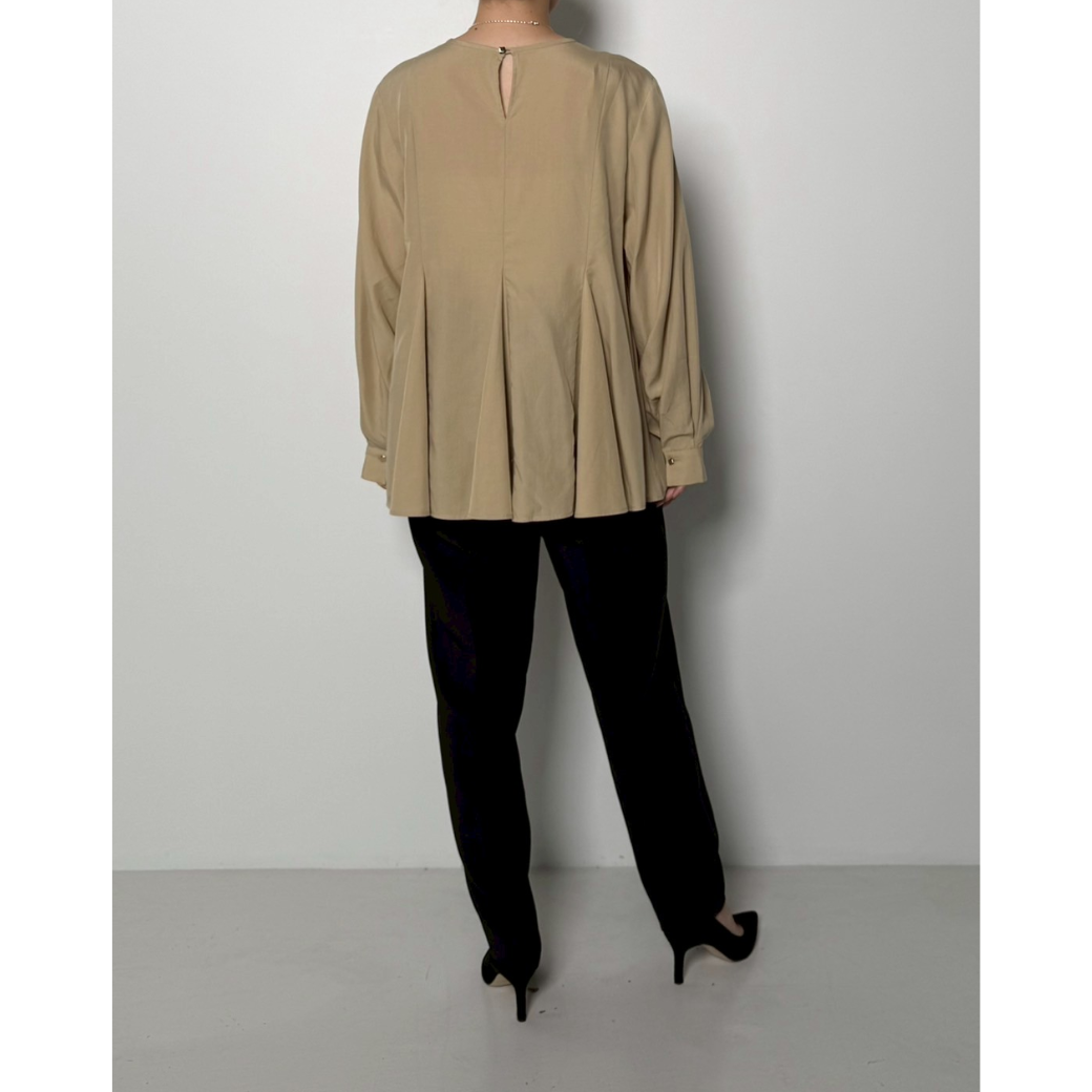 【予約販売】CHIGNON トライアングルフレアブラウス 1856-411KK