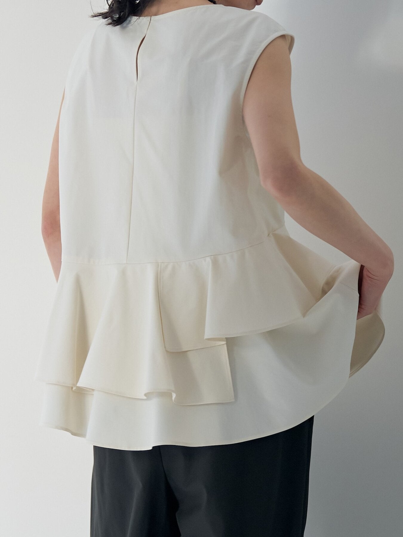 【予約販売】CHIGNON ソフトタフタペプラムBL 1863-603KK