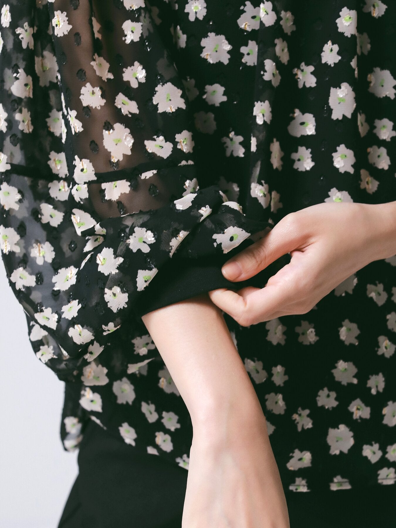 【予約販売】CHIGNON シアーフラワーボリュームBL 1866-617MK