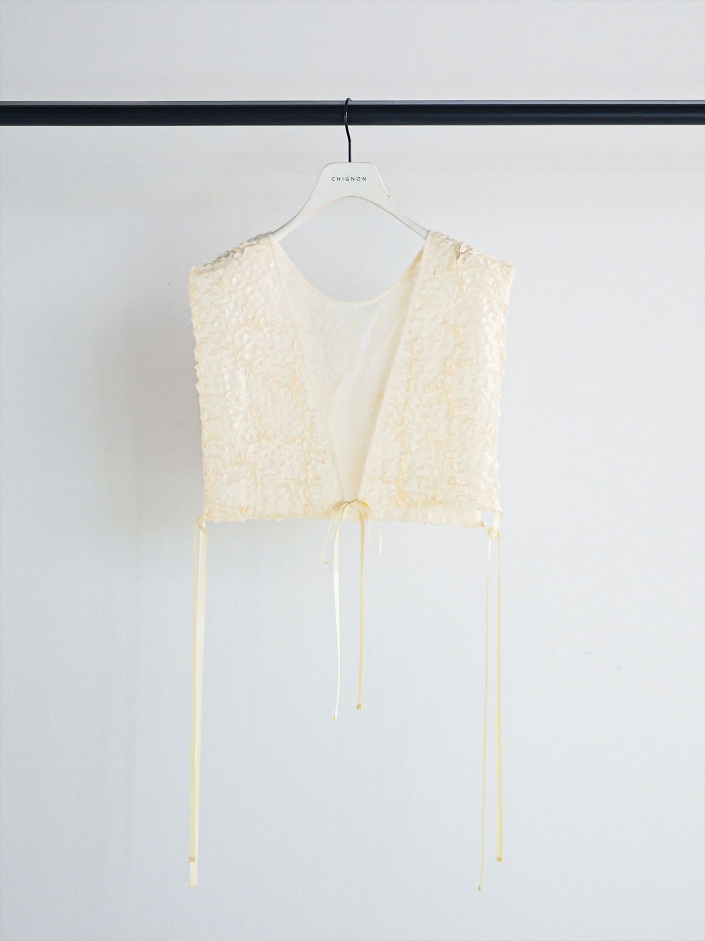 【予約販売】CHIGNON フリルエンブロミニベスト 1961-049BZ