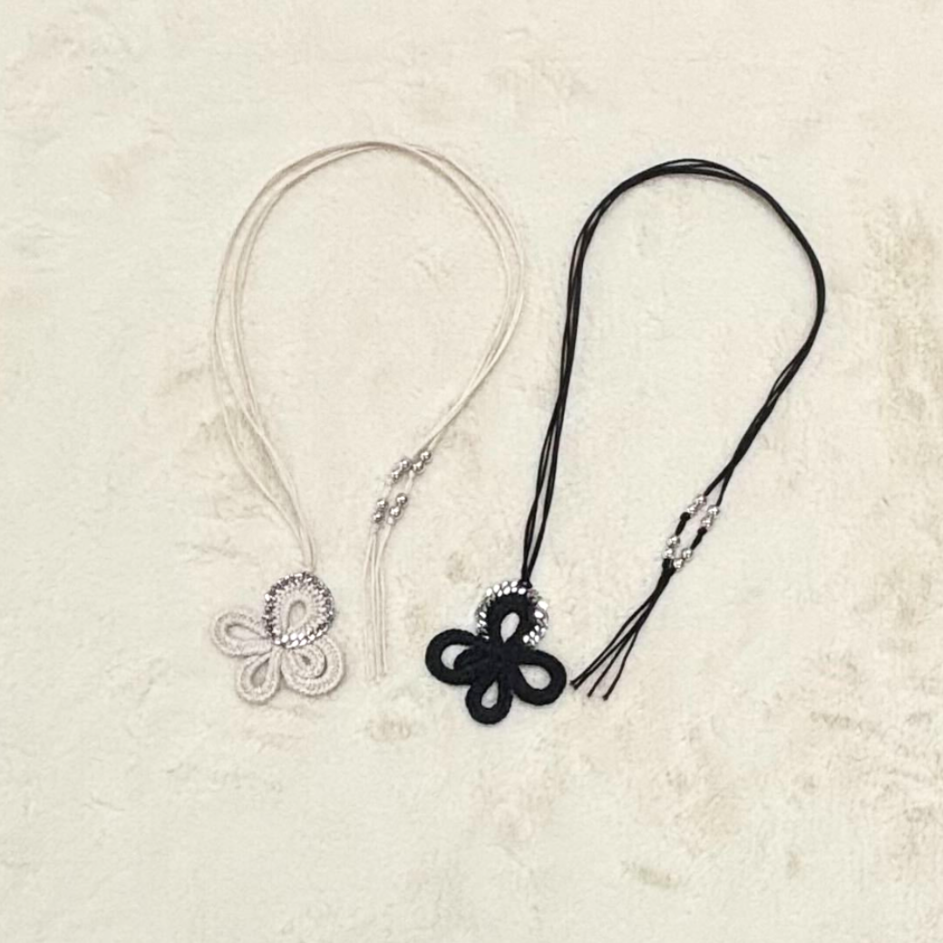 RUMCHE Flower Bond Yarn Choker R25A30102 – RUKA RUMCHE Flower Bond Yarn Choker R25A30102 – RUKA