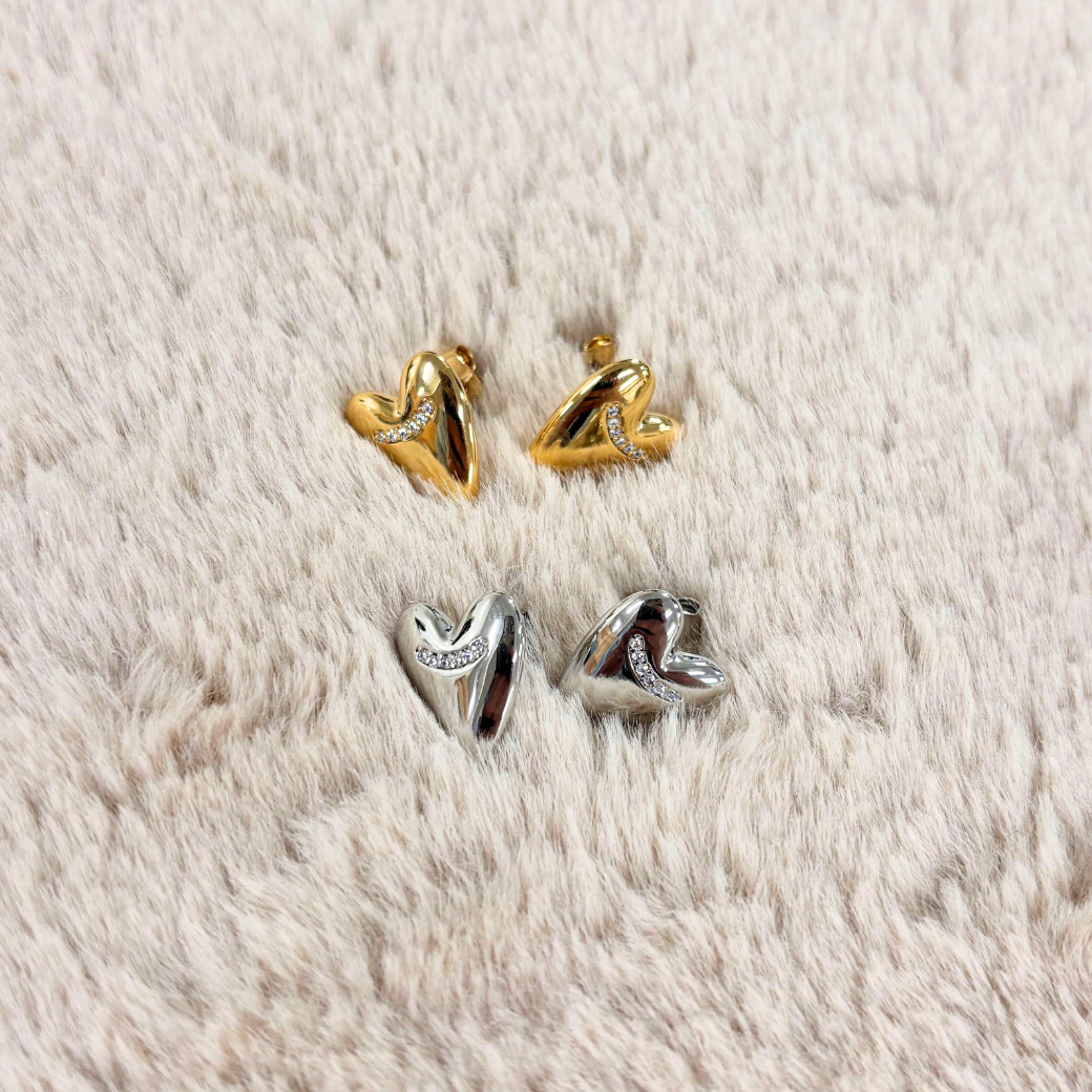 ビジューライン ハートピアス