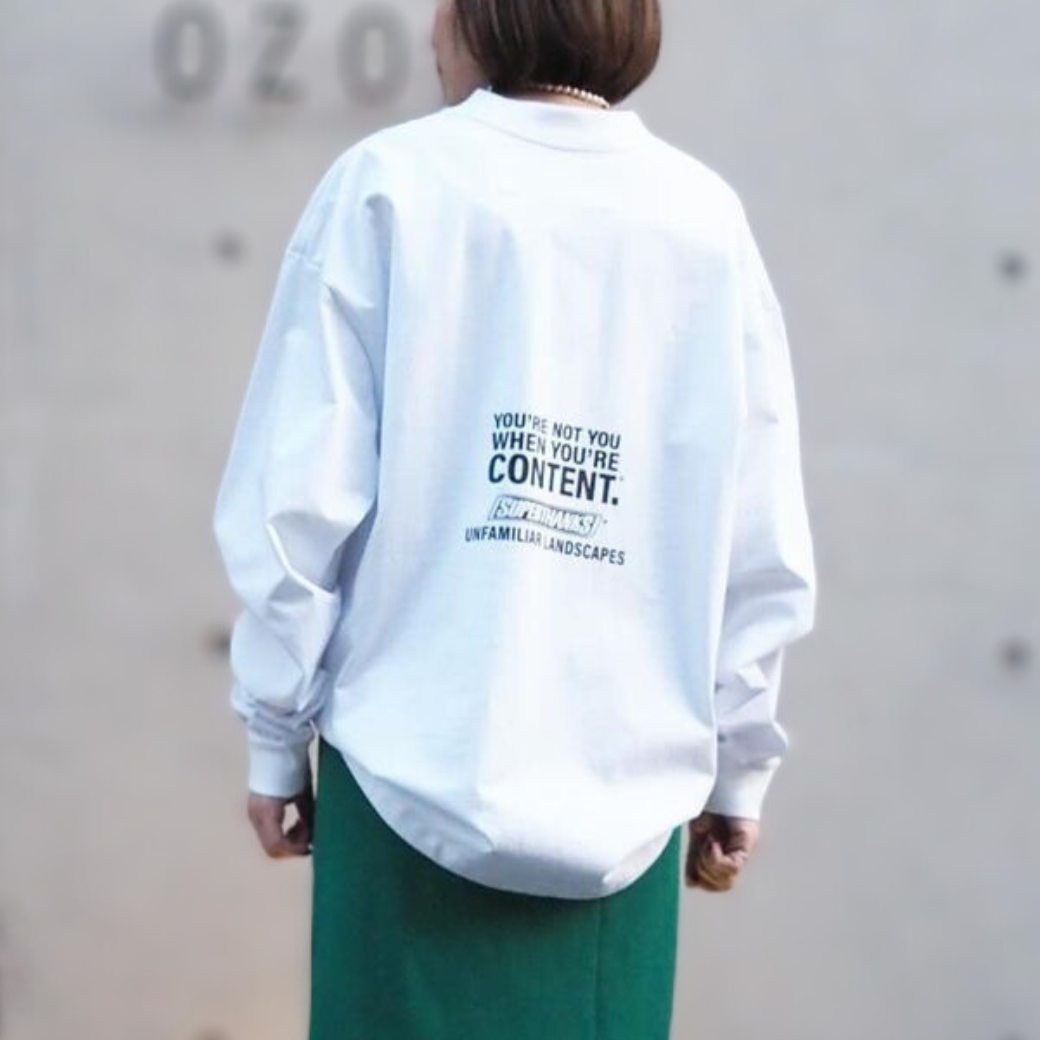 SUPERTHANKS 刺繍バックプリントT "You're not you when you're content〔40%OFF〕