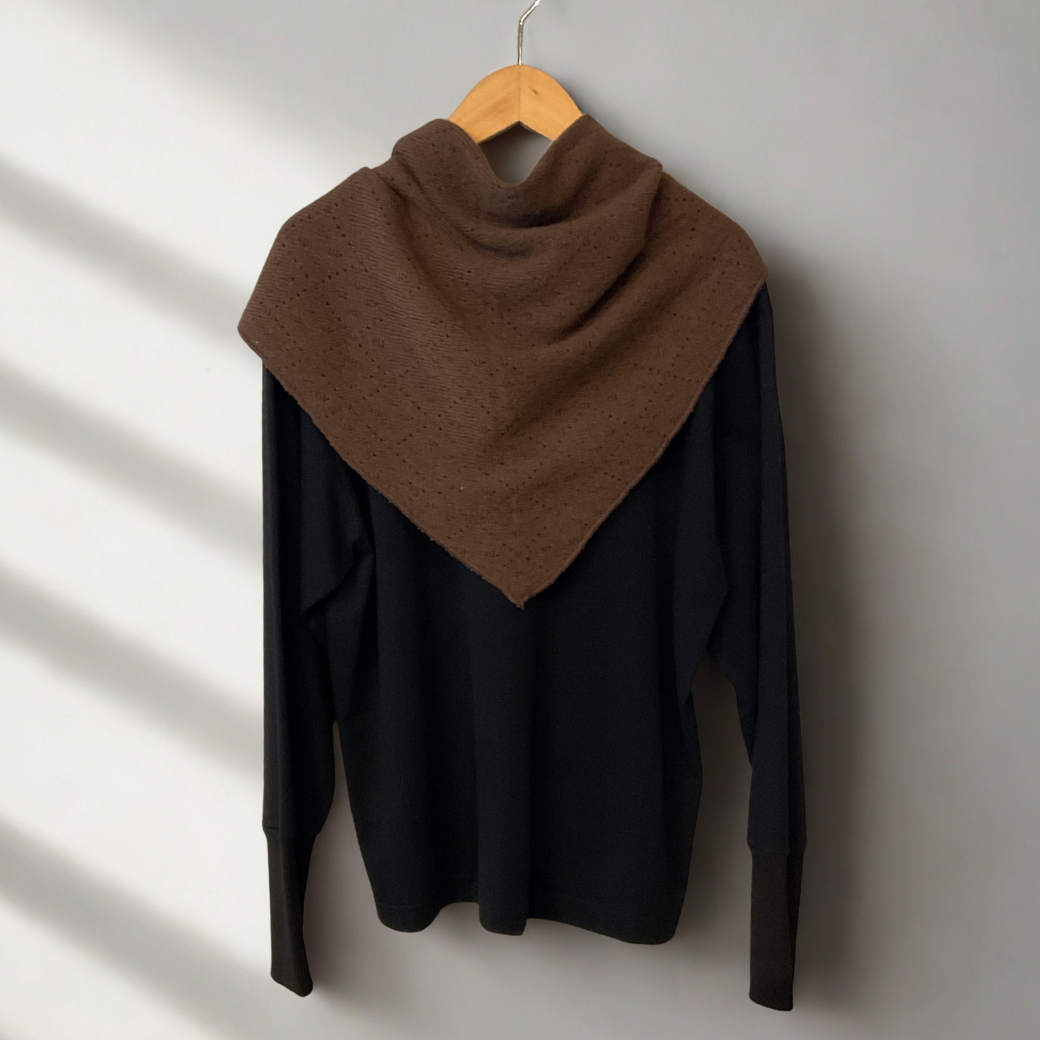 三角フォルム デザインニットストール