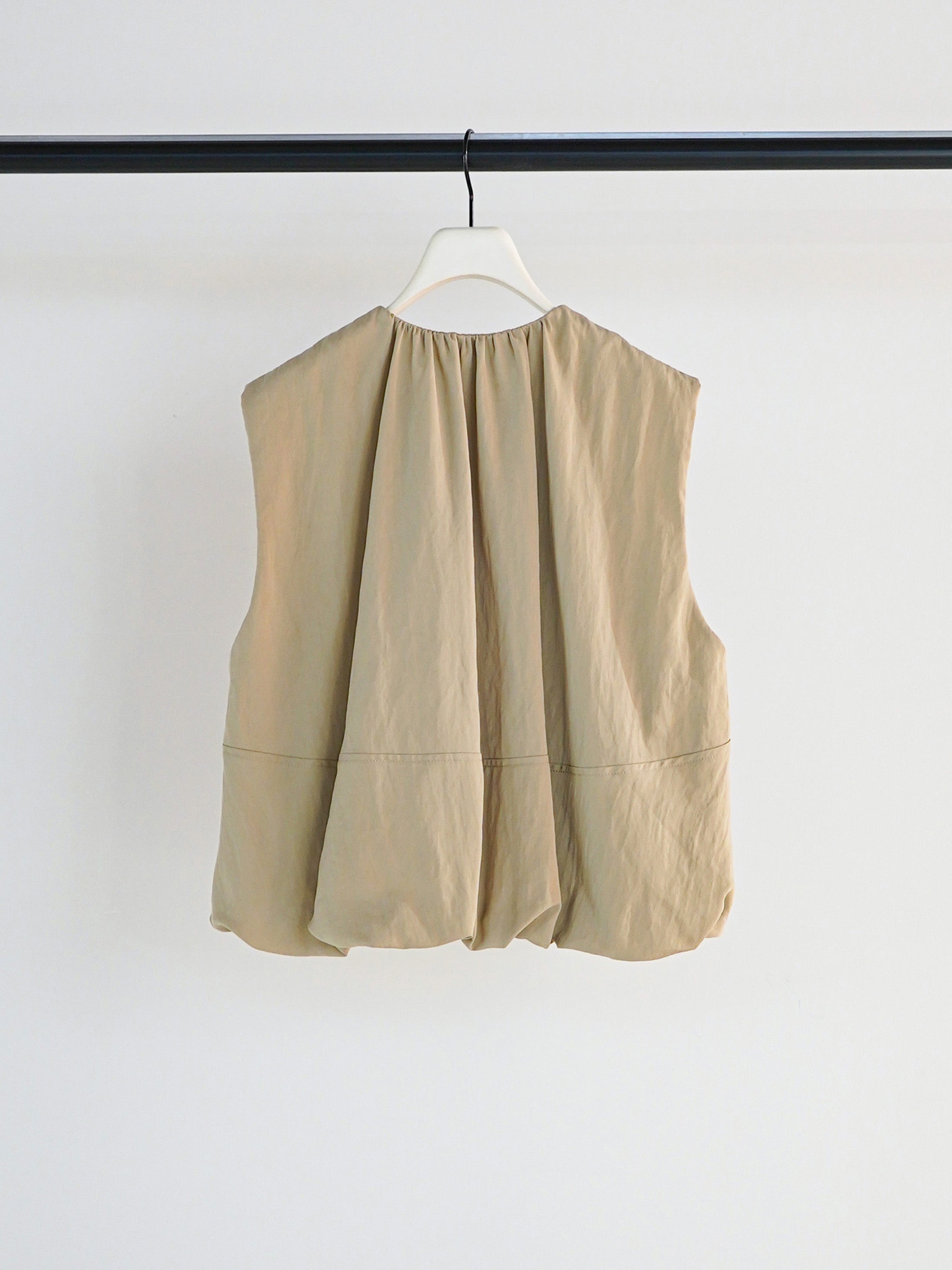 【予約販売】CHIGNON ダブルジップバルーンジレ 4261-025MK