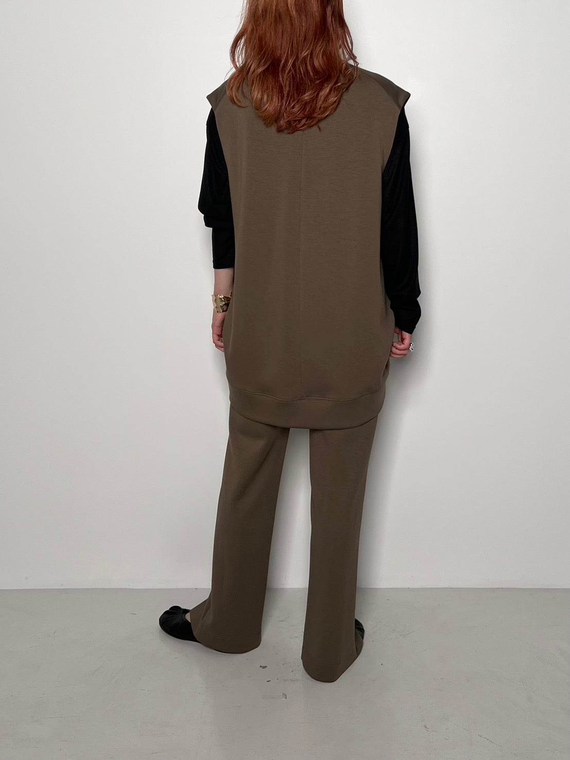 CHIGNON ダンボールVネックベスト 4754-049BZ