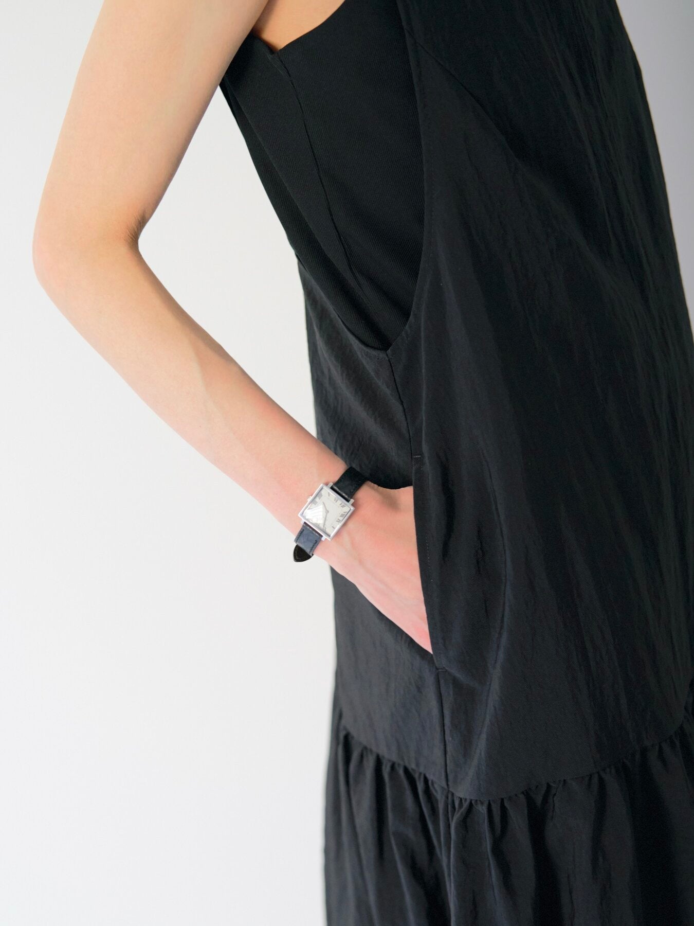 【予約販売】CHIGNON バッククロスティアードOP 5263-659YM