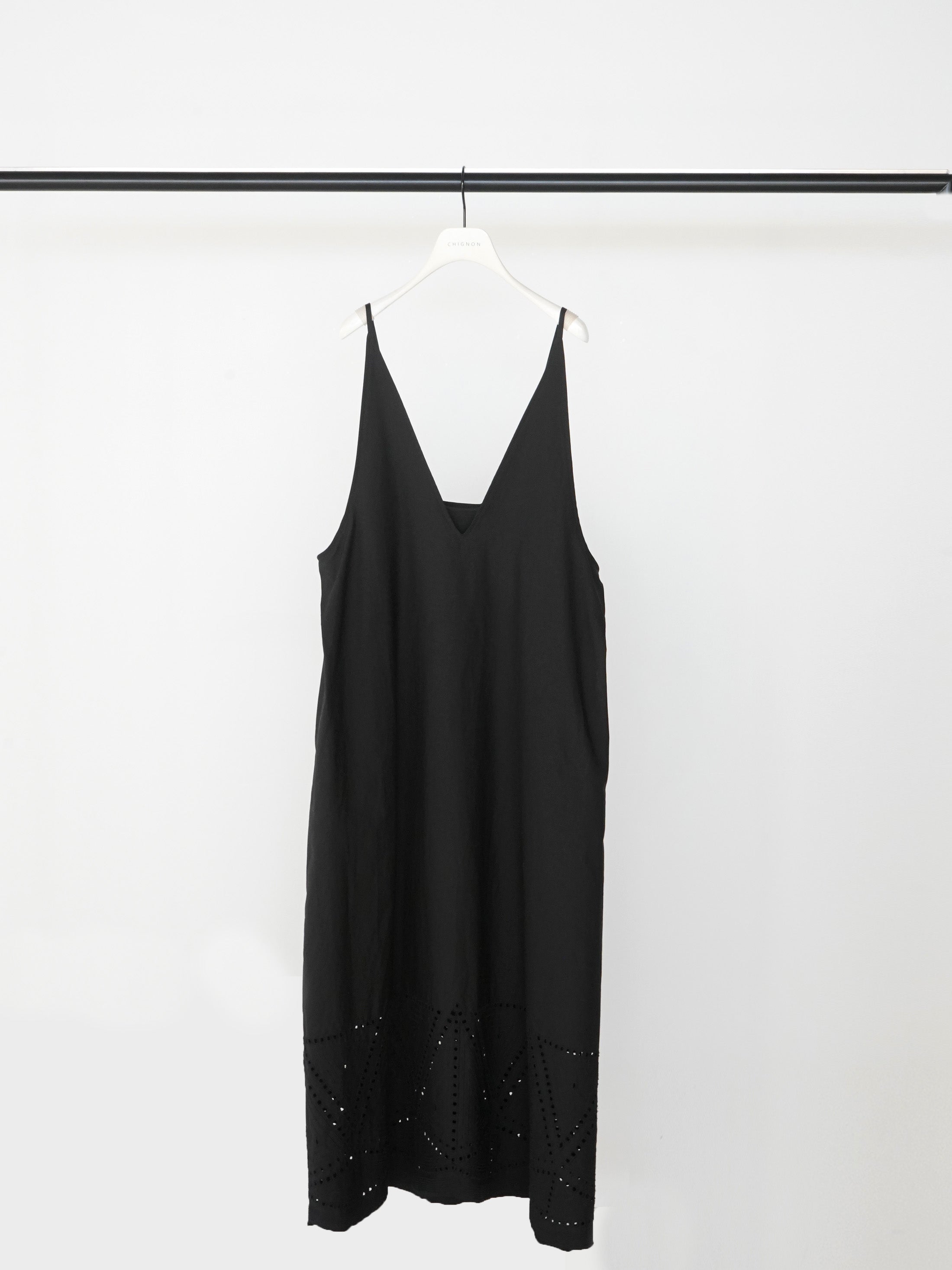 CHIGNON スカラ刺繍キャミOP 5562-371NH