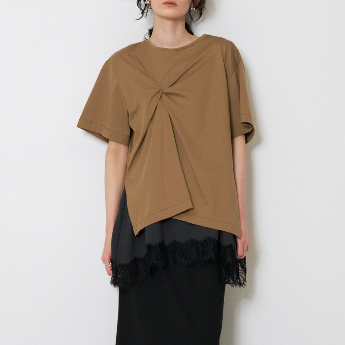 【予約販売】CHIGNON フロントツイストアシメトップス 8263-610KK