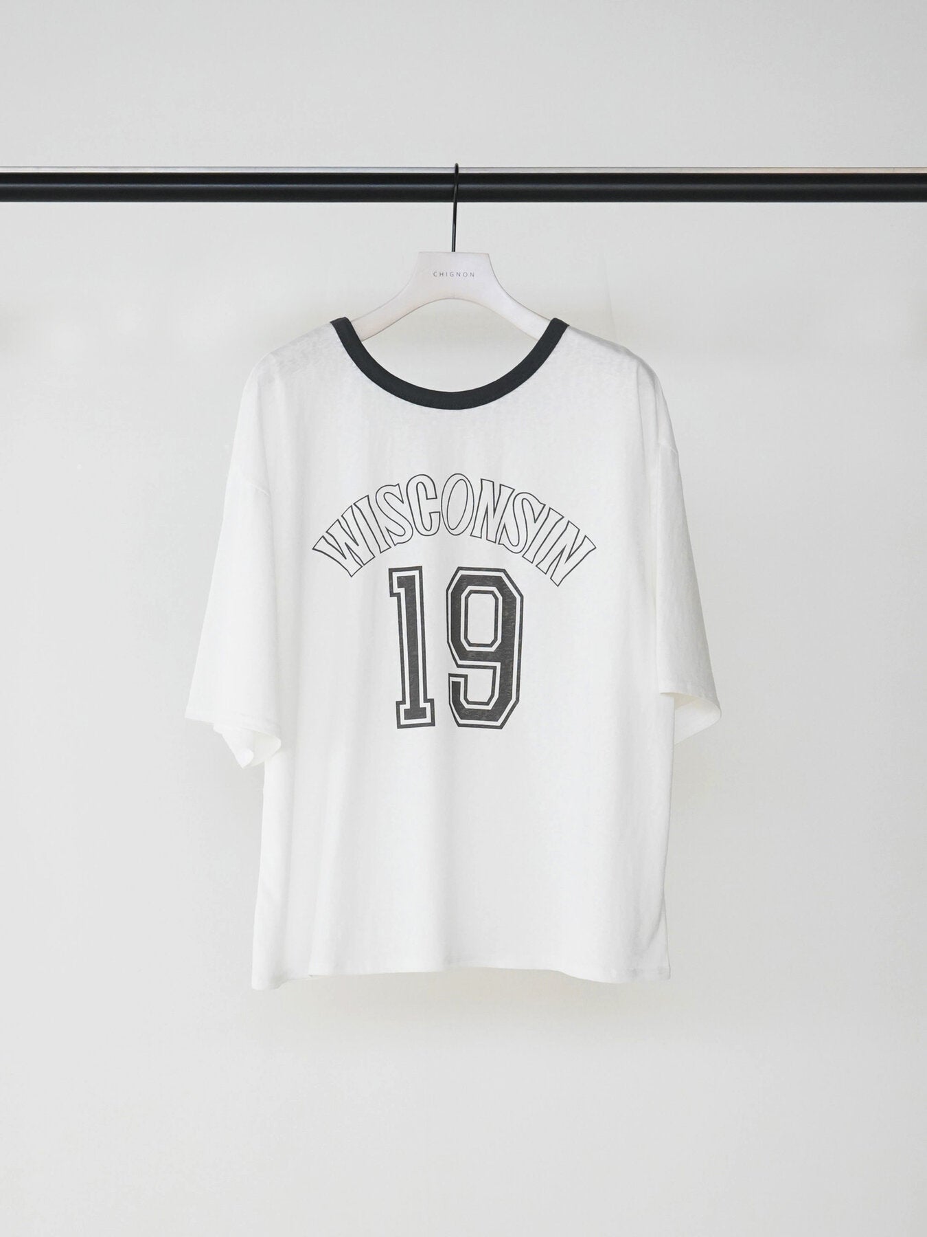 【予約販売】CHIGNON ナンバリングTEE 8463-712KK