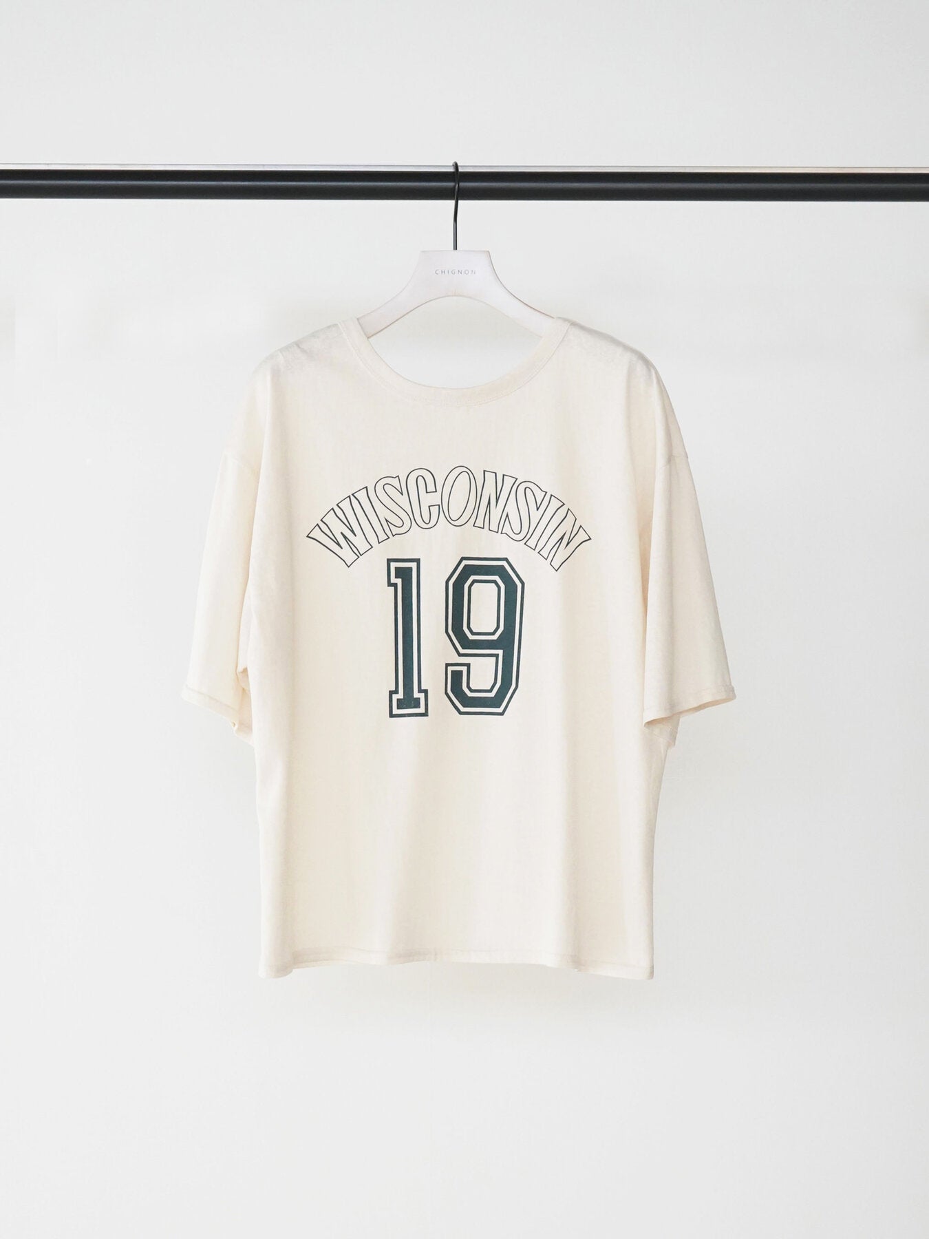 【予約販売】CHIGNON ナンバリングTEE 8463-712KK