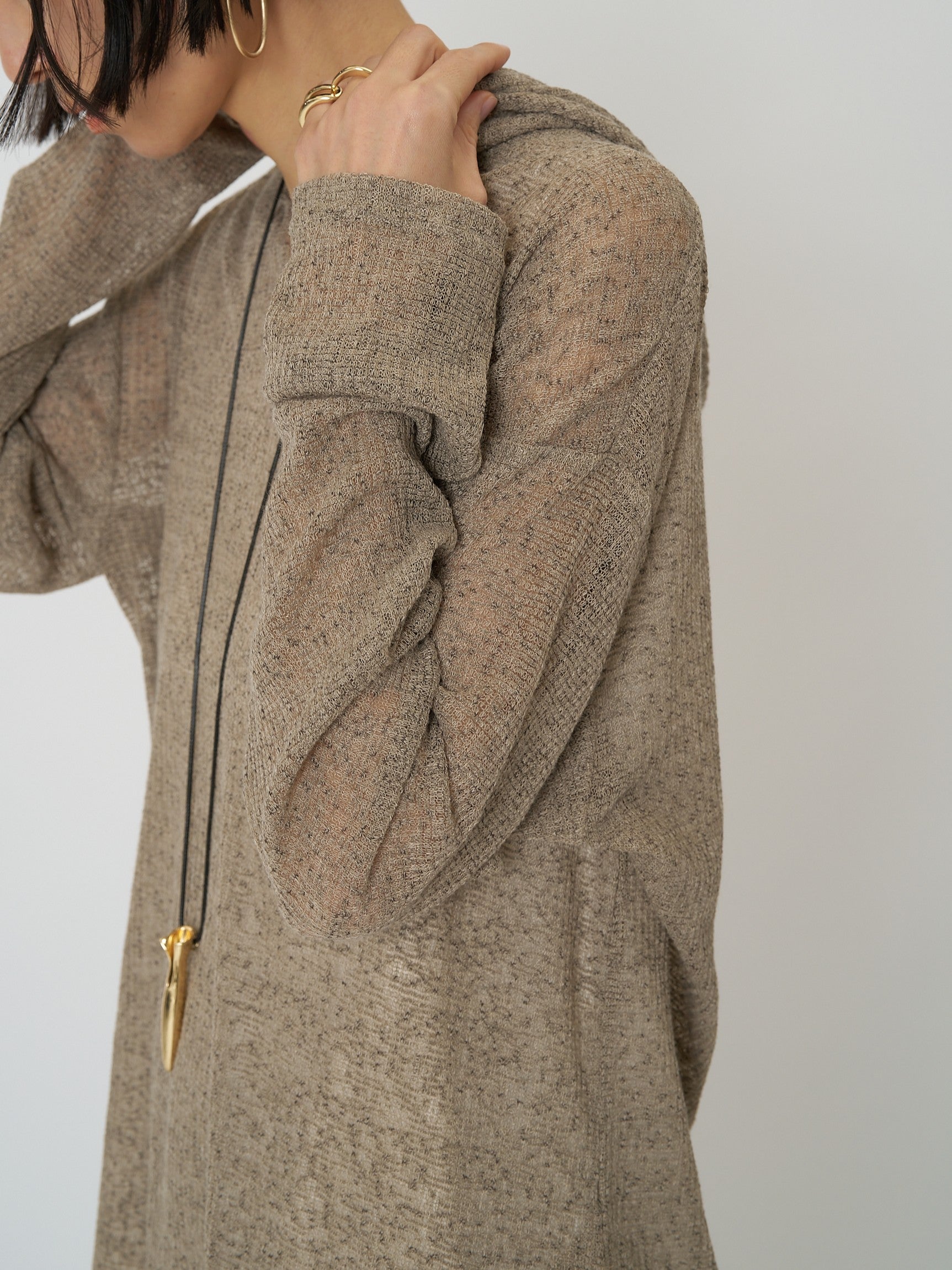 【予約販売】CHIGNON シアーフーディニットソー 8861-068GL