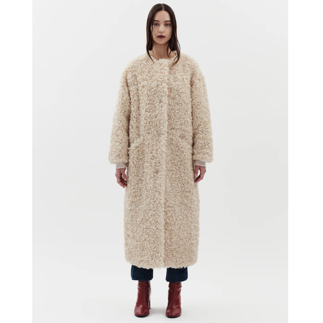 jakke. ARC COAT CREAM CURLY