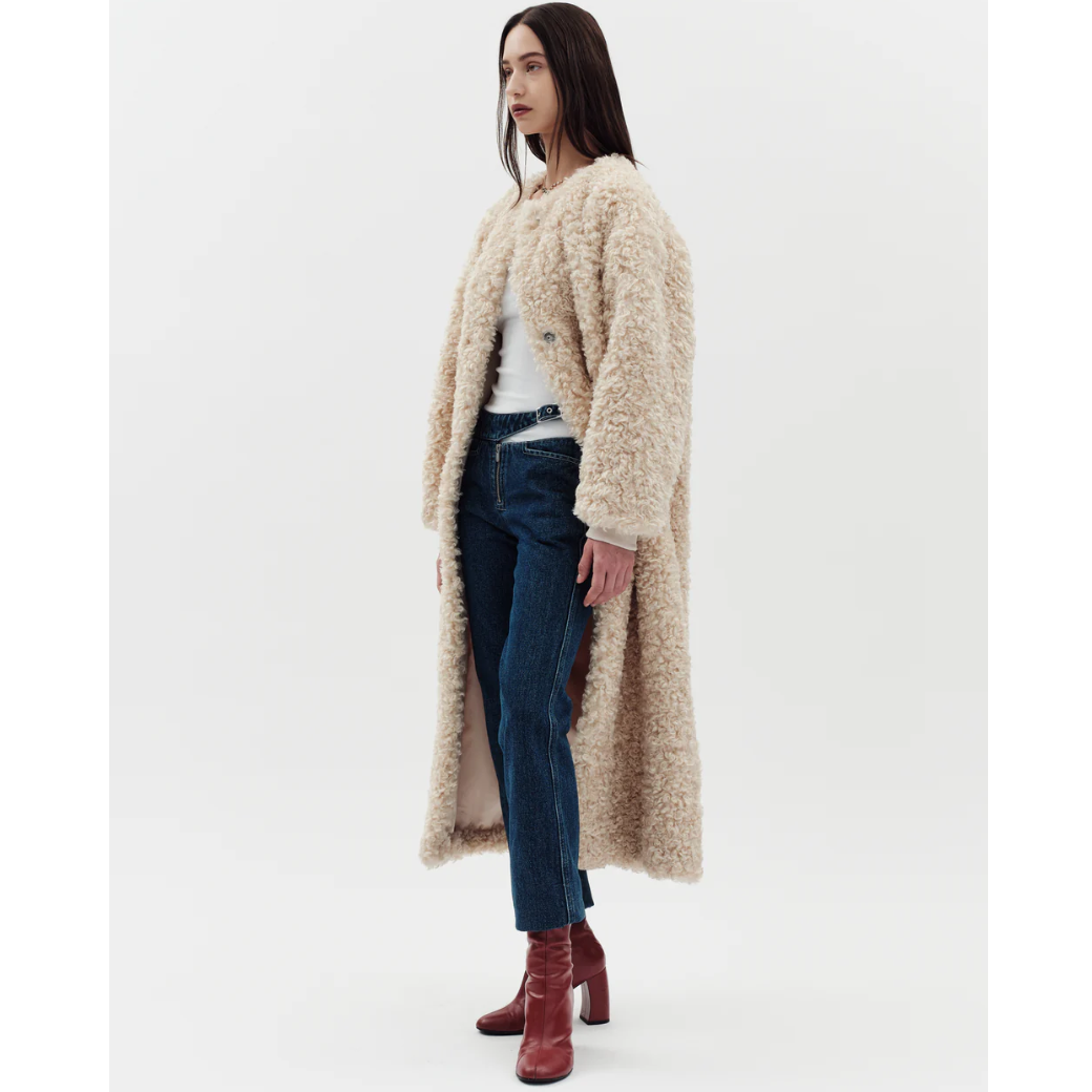 jakke. ARC COAT CREAM CURLY