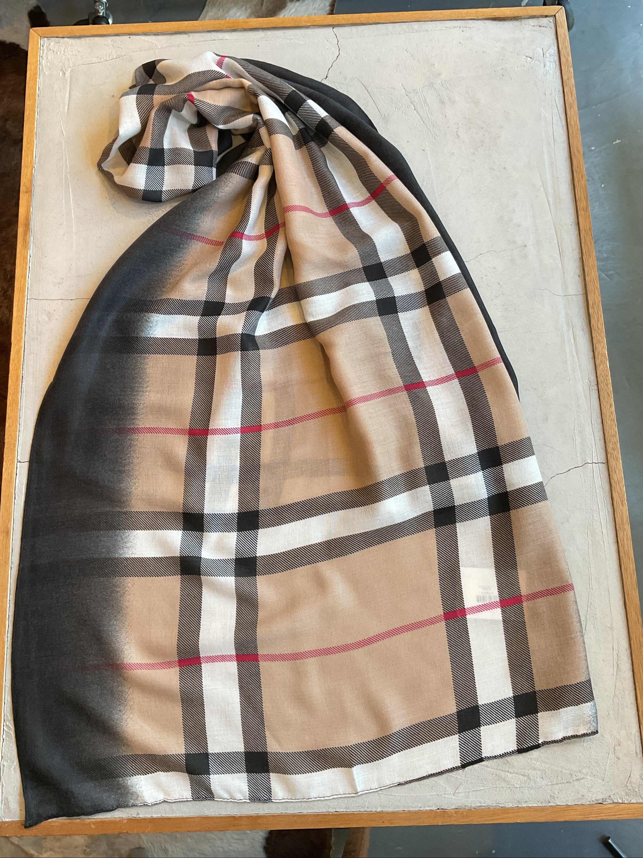 チェック柄ストール