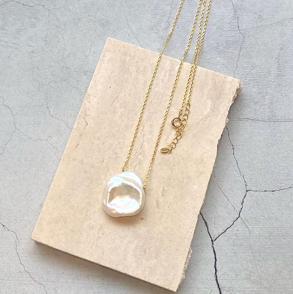 baroque pearl necklace