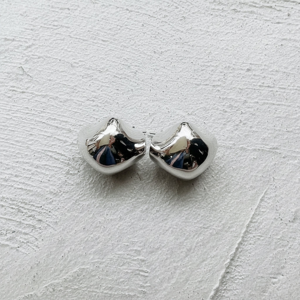 メタルボールピアス