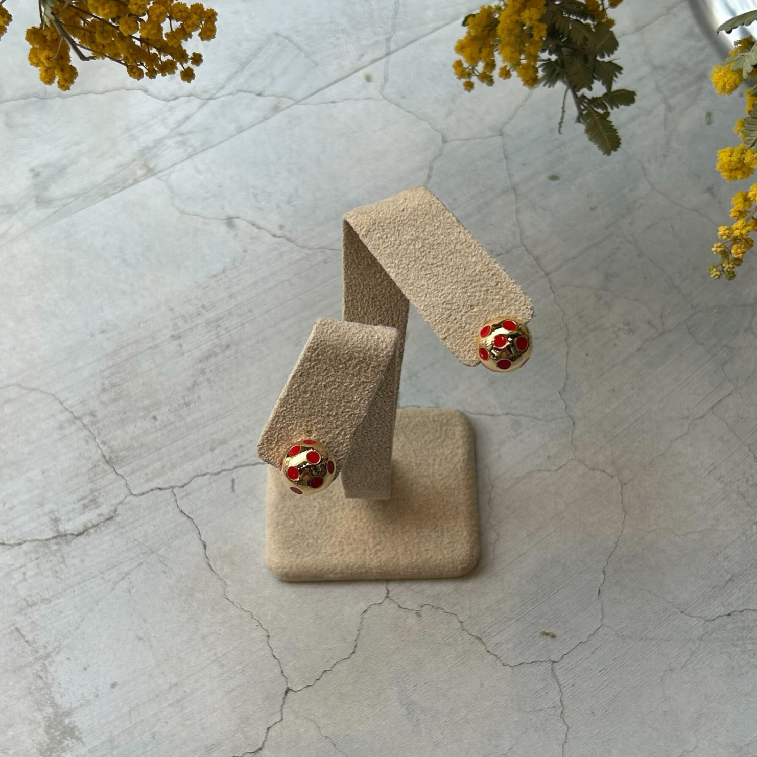 ドットピアス