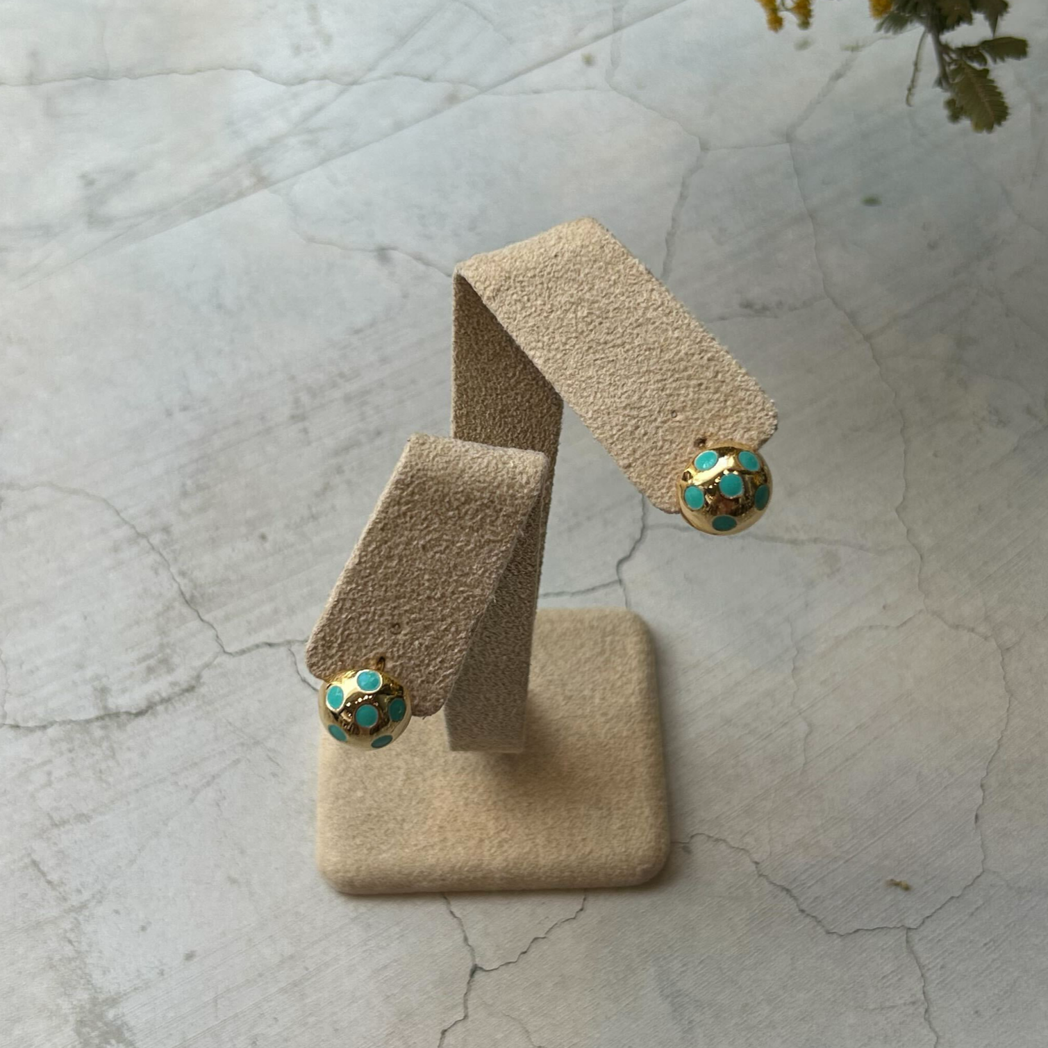 ドットピアス
