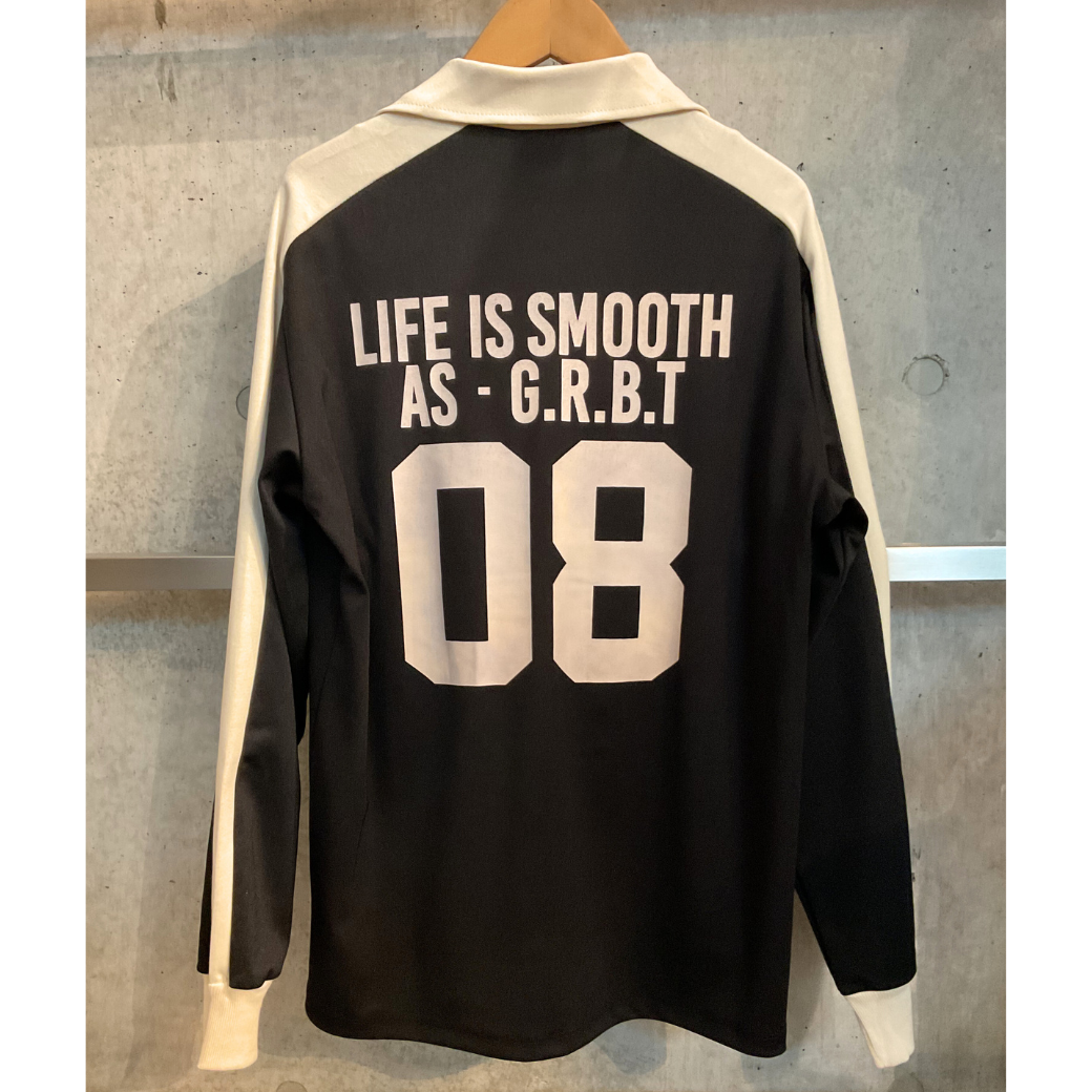GREEN BUTTER LETTERING JERSEY COLLAR TEE〔50%OFF〕