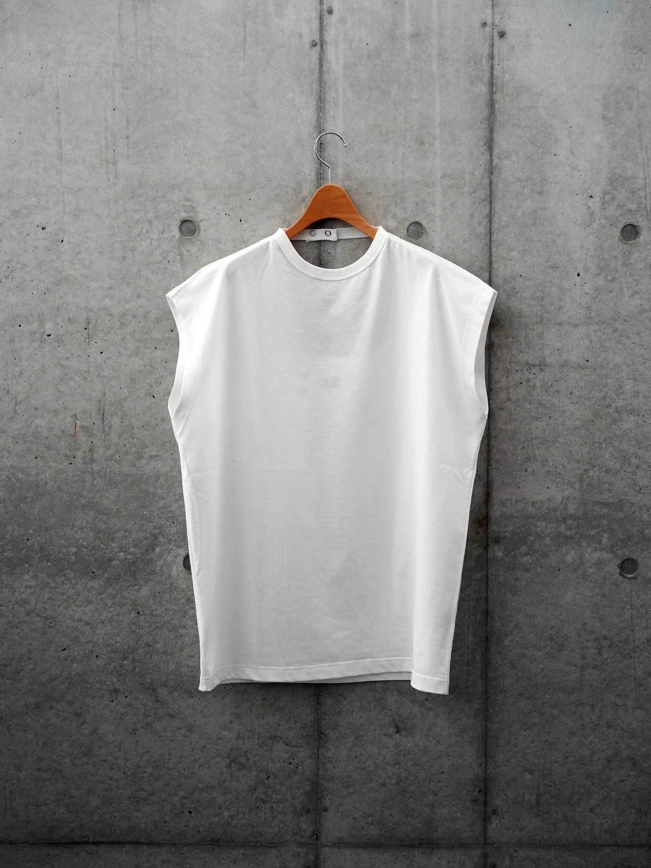 RUMBLE RED Back No Sleeve Tee 014