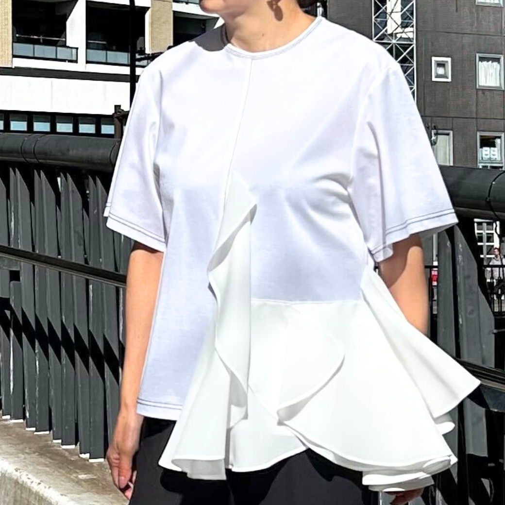 RUMCHE Moon Ruffle Cutsew Tops R25S10608〔40%OFF〕