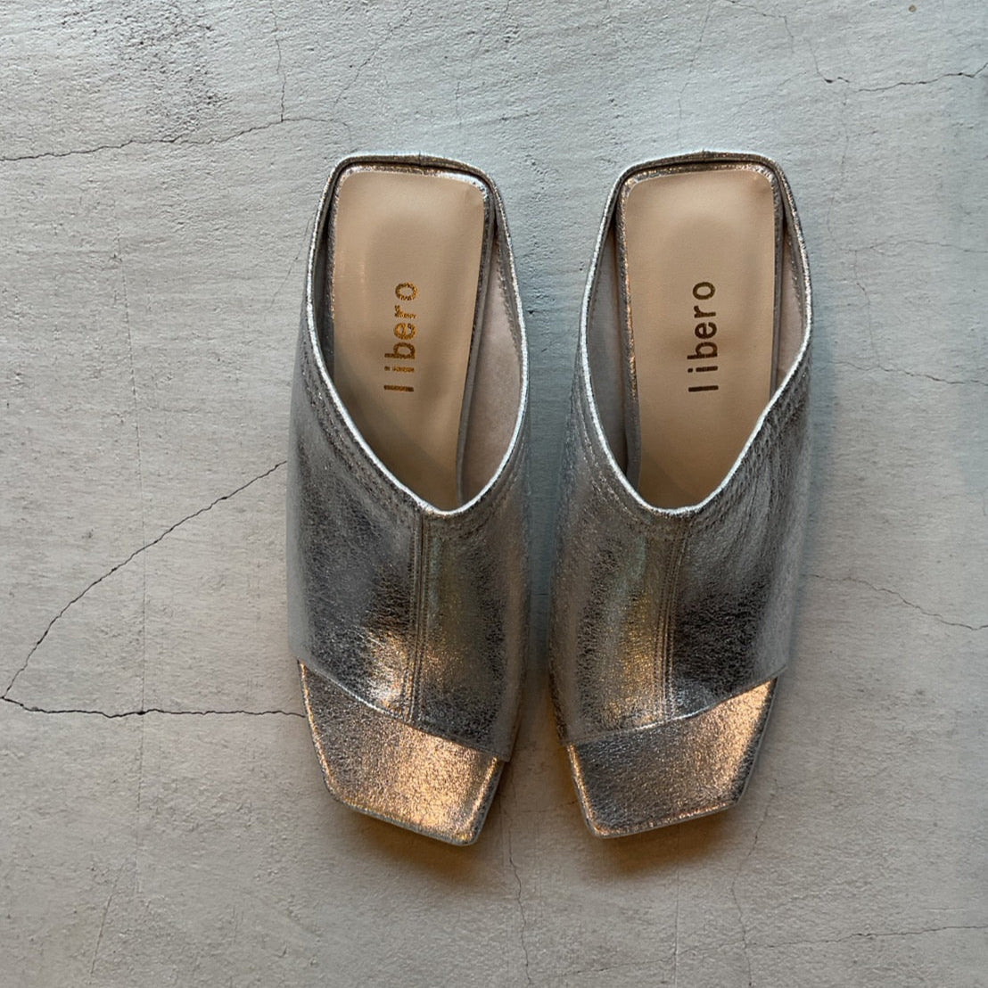 オープントゥサンダル