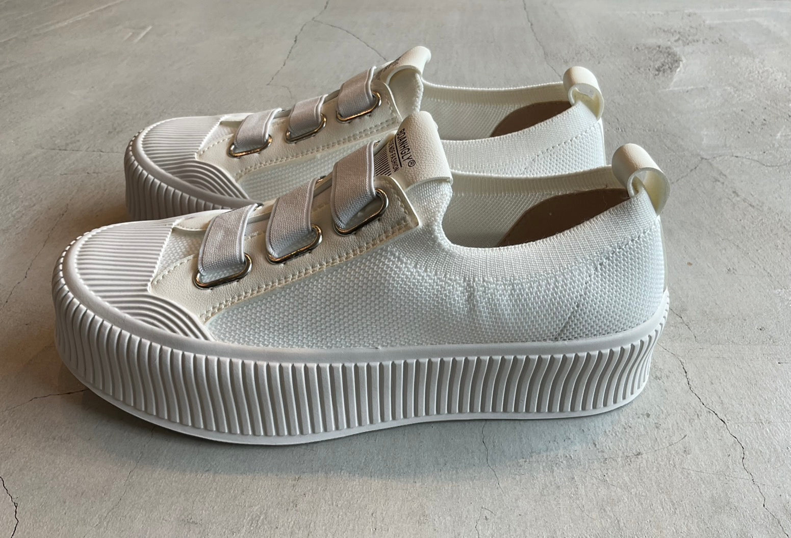 イージースニーカー