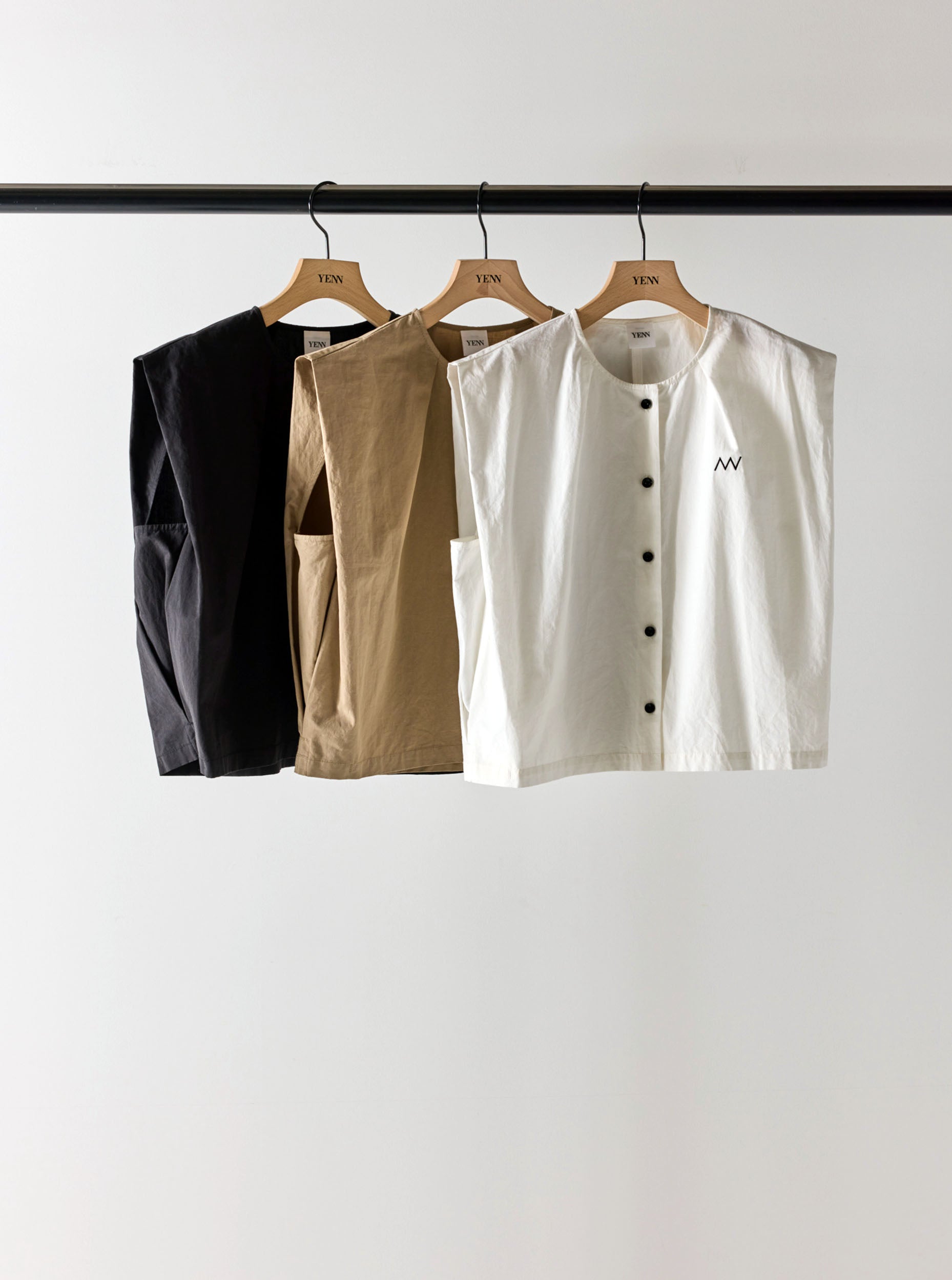 【予約販売】YENN SLEEVELESS SHIRT Y262-11040