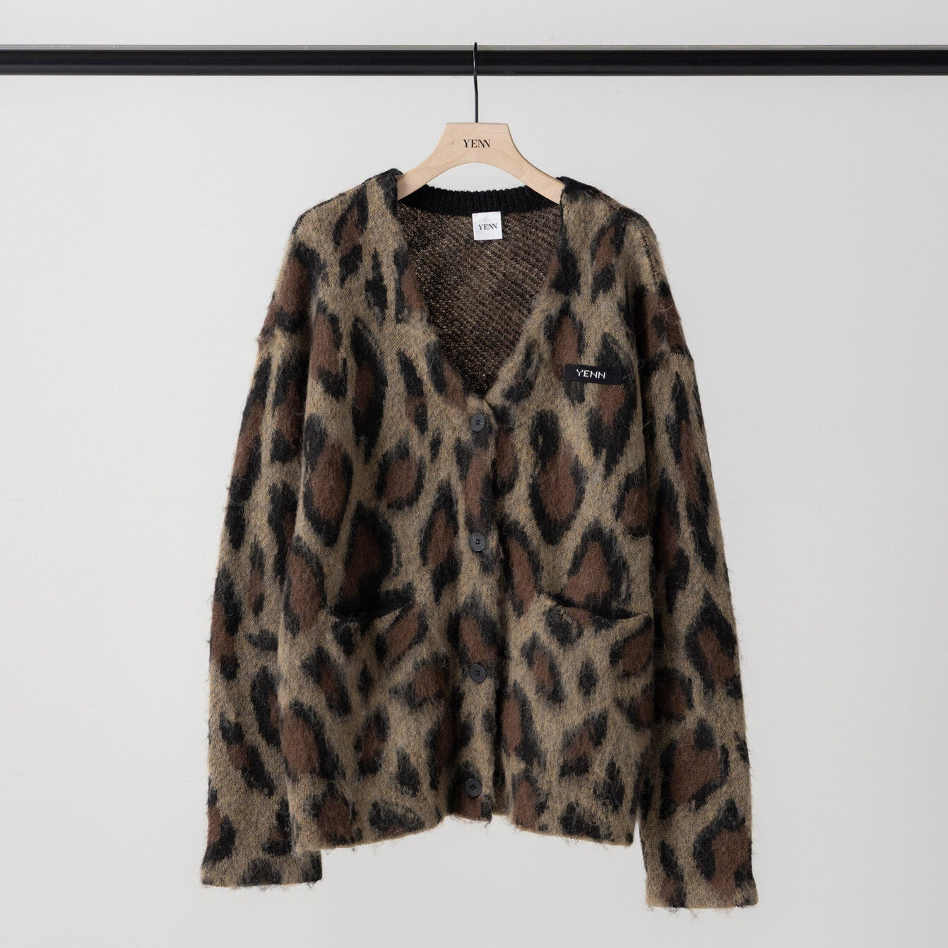 【予約販売】YENN LEOPARD V NECK CD Y264-92132