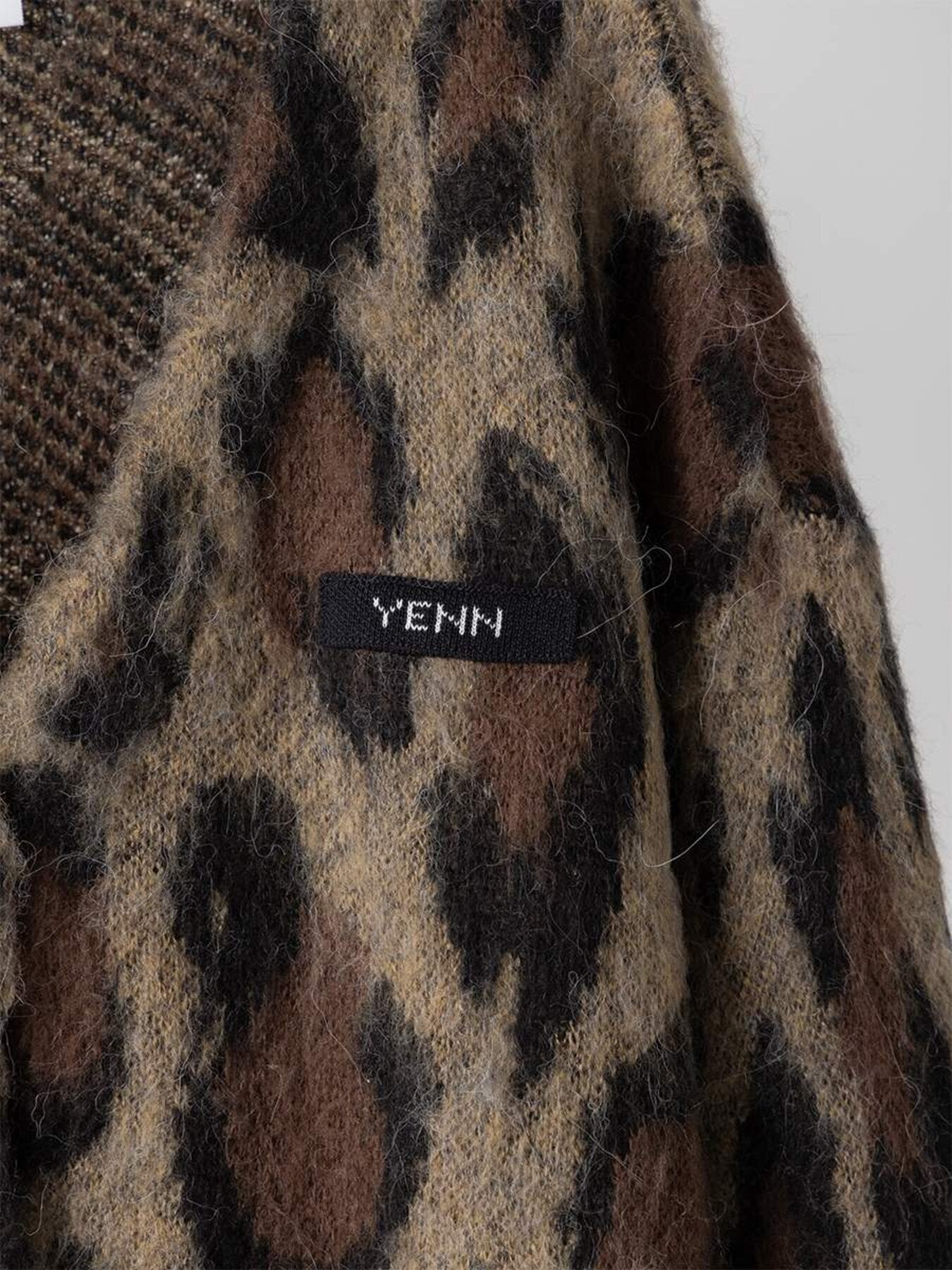【予約販売】YENN LEOPARD V NECK CD Y264-92132
