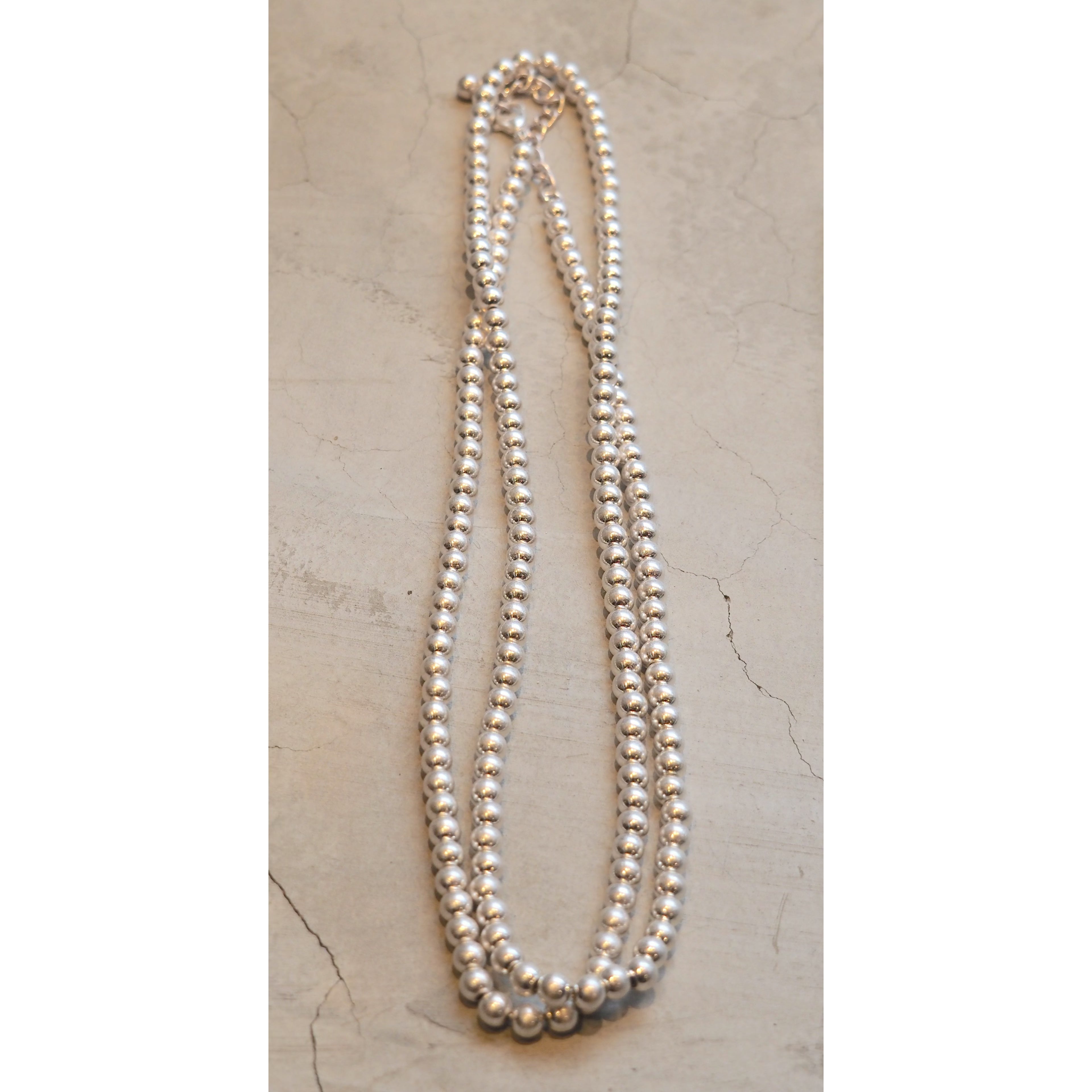 ビーズネックレス