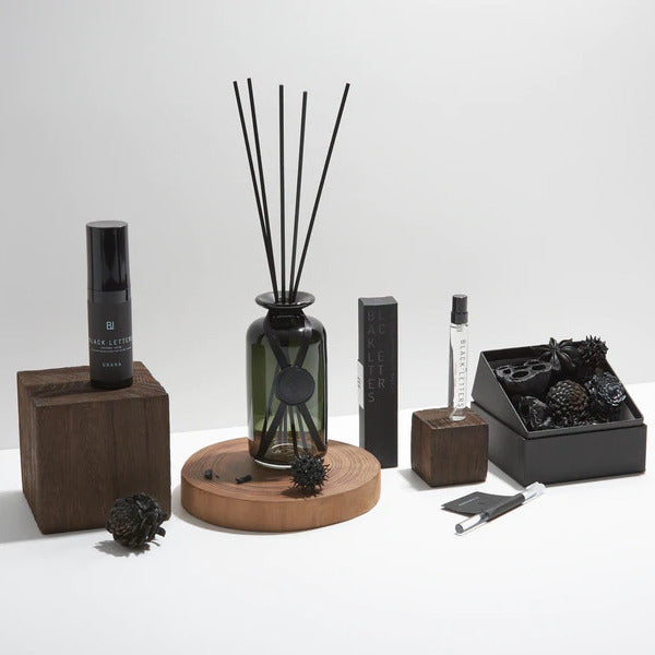 BLACK LETTERS REED DIFFUSER SORAIRO