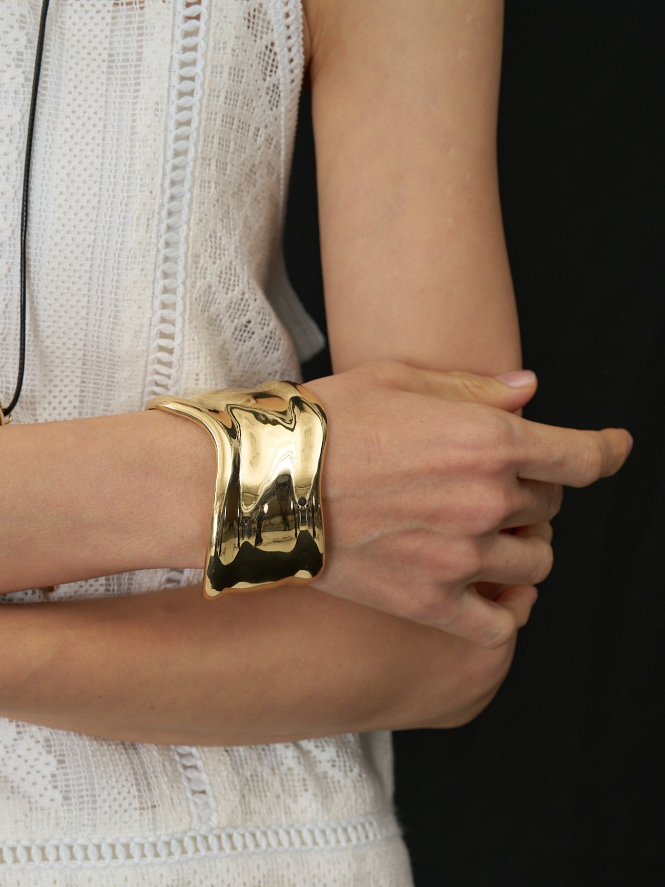 【予約販売】CHIGNON 幅広ウェーブバングル 0061-125RT