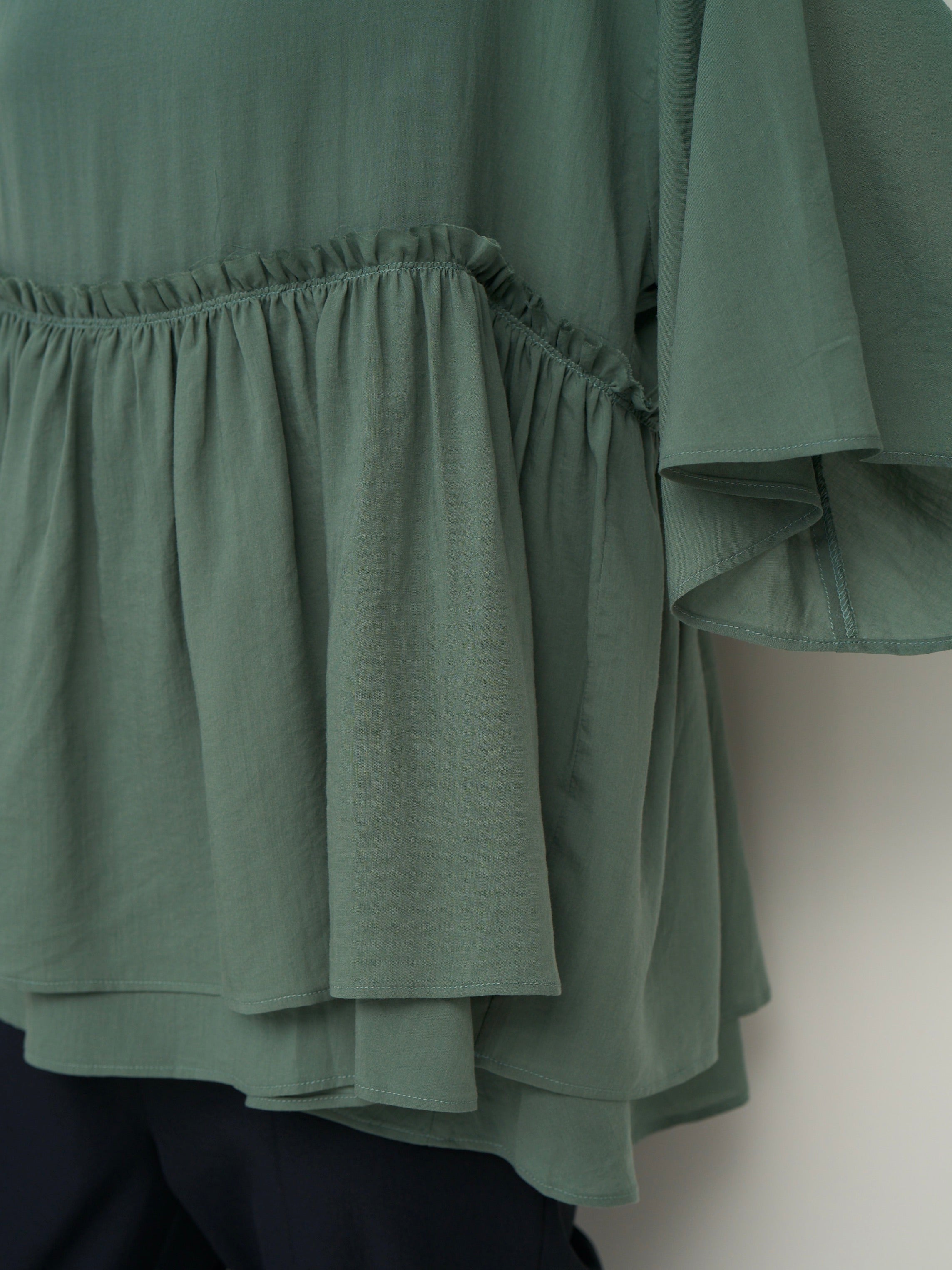 【予約販売】CHIGNON ダブルギャザオーバーBL 1262-317KK