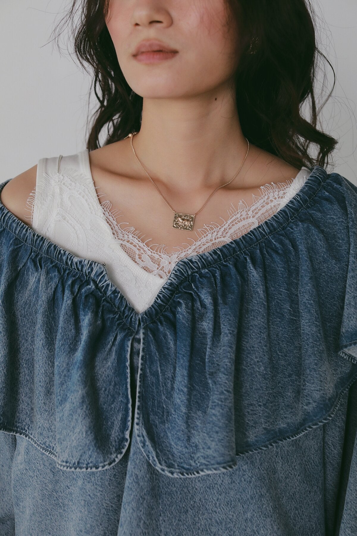 【予約販売】CHIGNON オーバーフリルデニムＢＬ1566-689BL