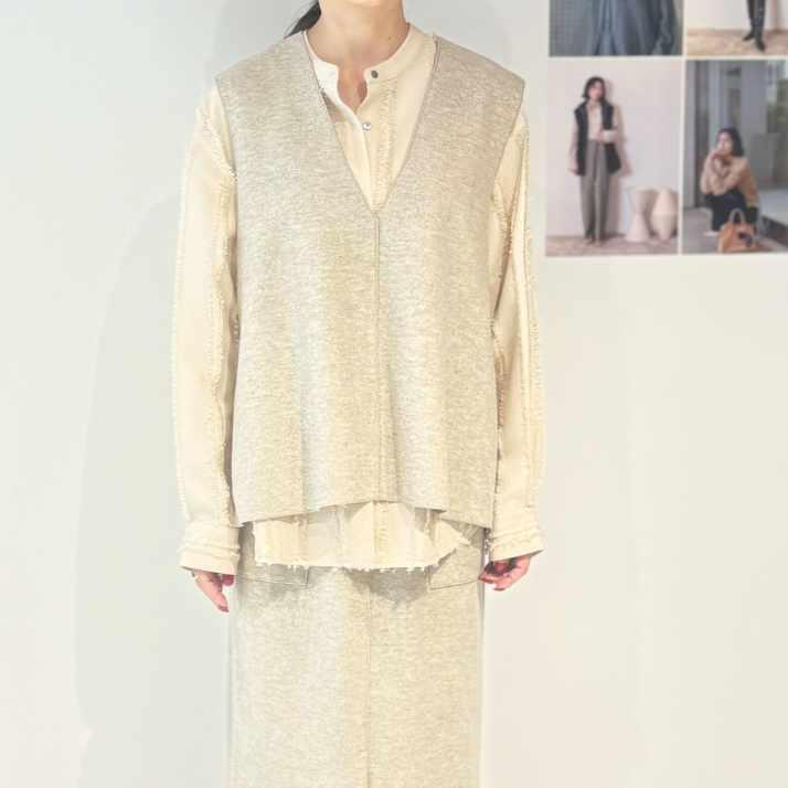 CHIGNON Ｗフェイスジャージジレ 1855-203KK