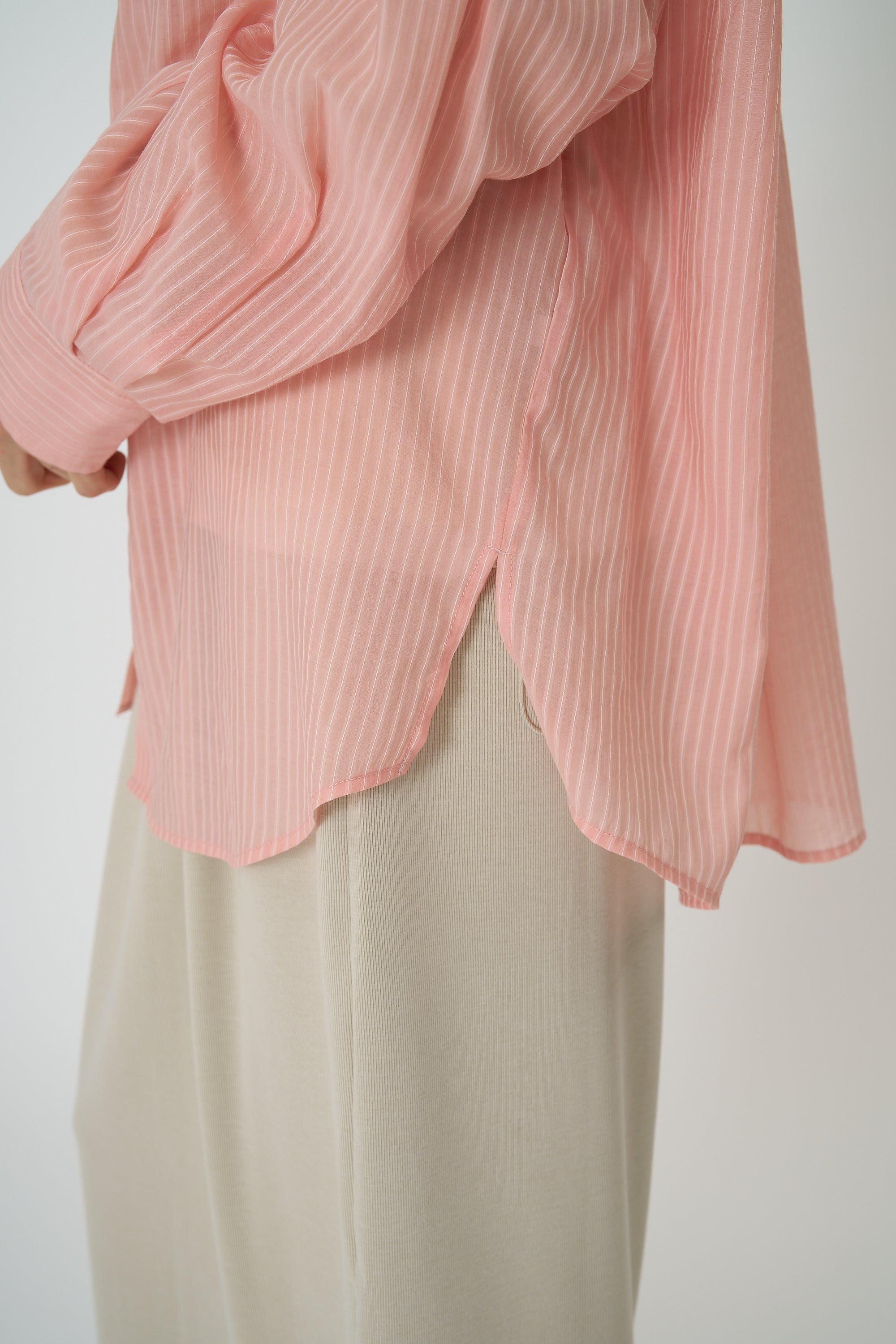 【予約販売】CHIGNON シアーストライプオーバーSH 1861-005KK