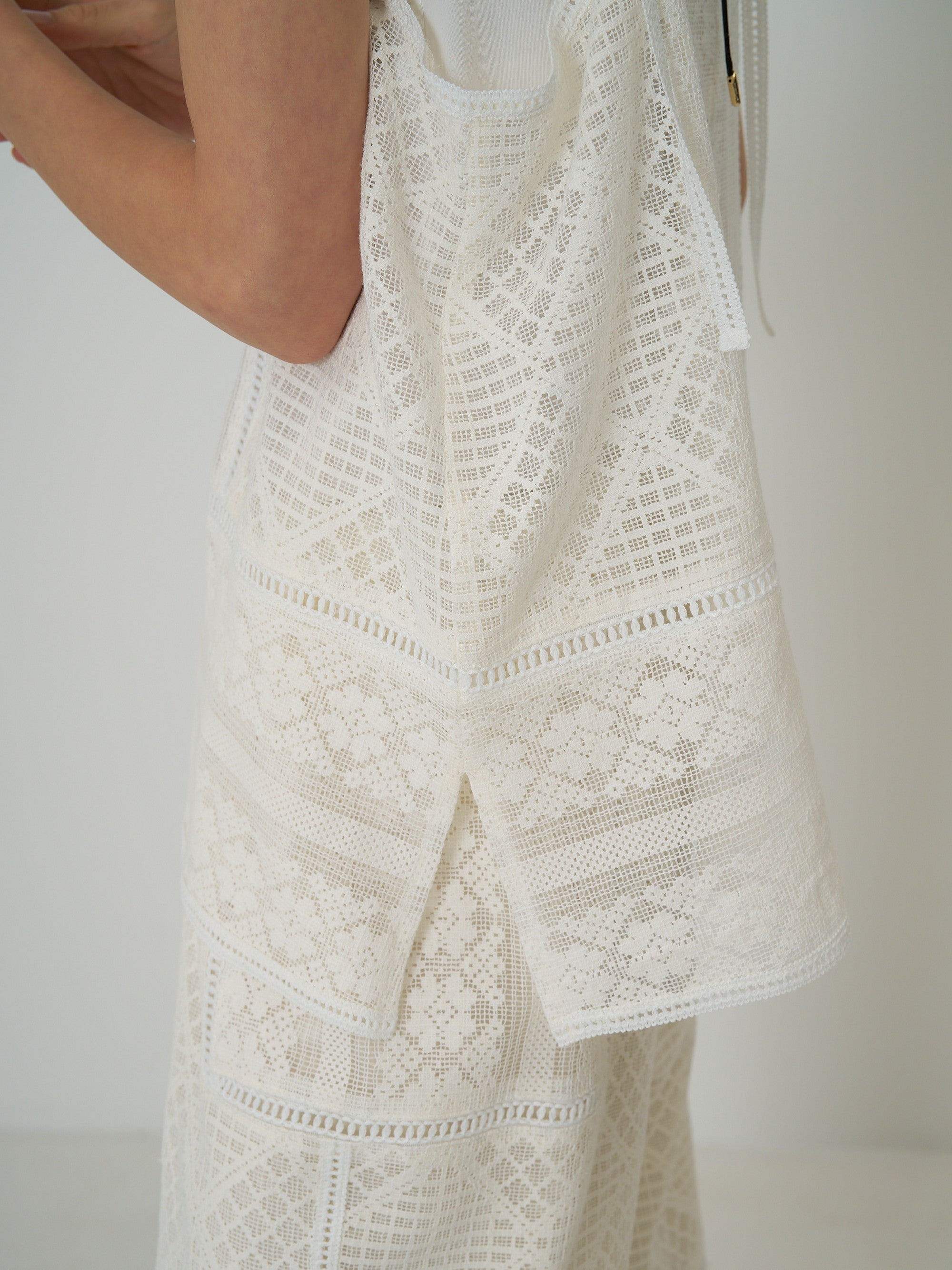 【予約販売】CHIGNON パッチワークレースキャミソール 1861-050BZ