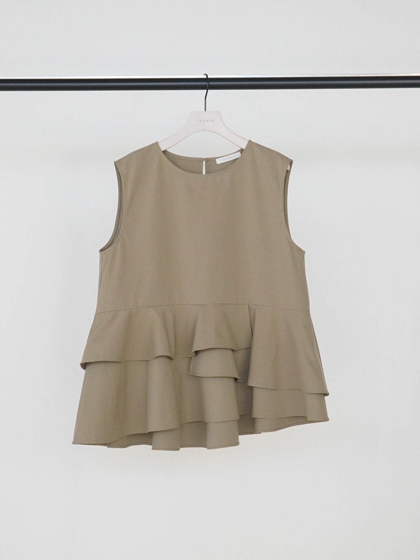 【予約販売】CHIGNON ソフトタフタペプラムＢＬ 1863-603KK