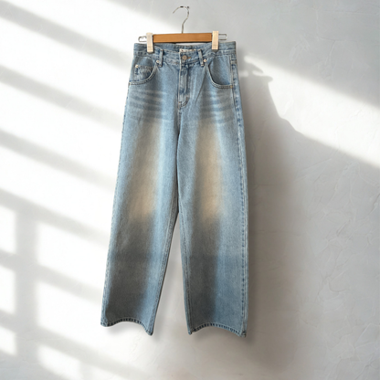 ストレートブルーデニム