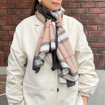 チェック柄ストール