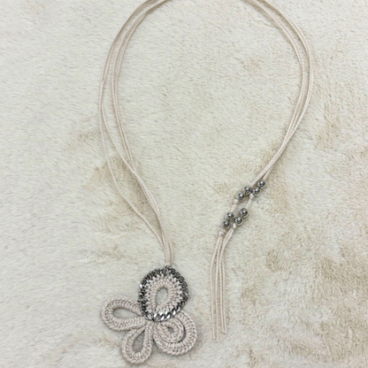 RUMCHE Flower Bond Yarn Choker R25A30102