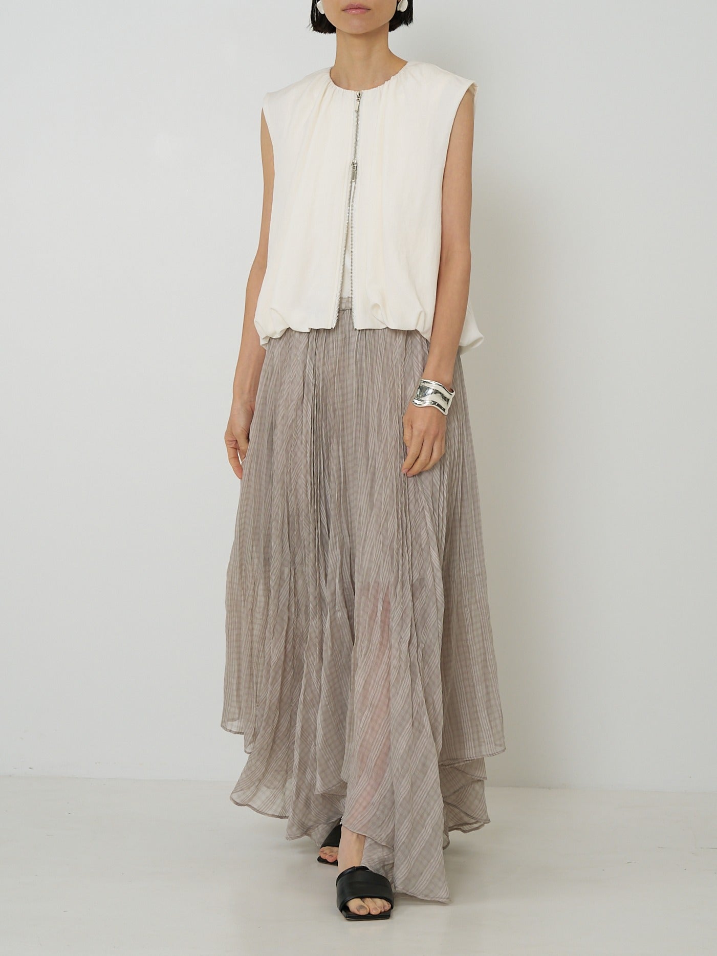 【予約販売】CHIGNON ダブルジップバルーンジレ 4261-025MK