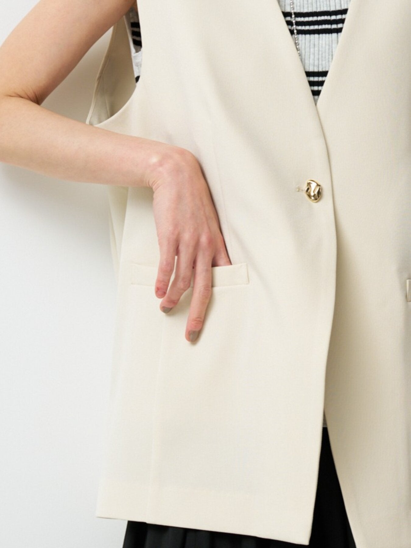 【予約販売】CHIGNON オーバルフォルムジレ 4863-655BZ