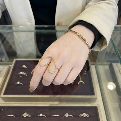 Back of the hand バングル