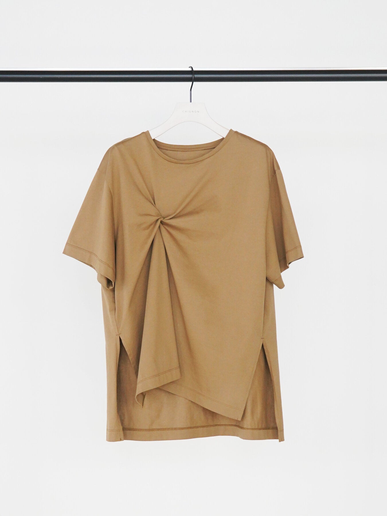 【予約販売】CHIGNON フロントツイストアシメトップス 8263-610KK